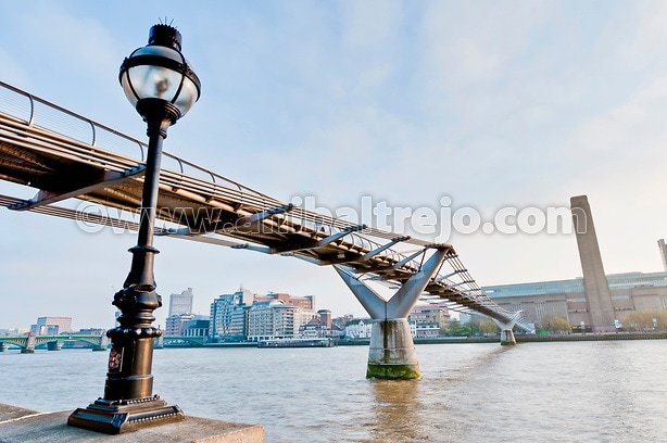 Millennium Bridge in London, England Fotografías por Anibal Trejo
