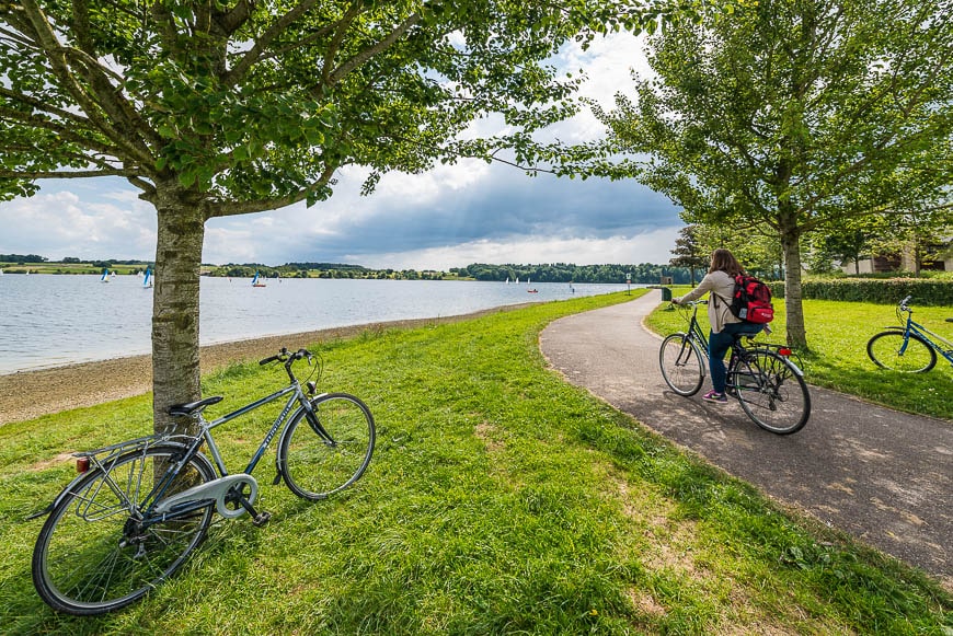 Valonia en bicicleta po los Lagos de l'eau d'heure