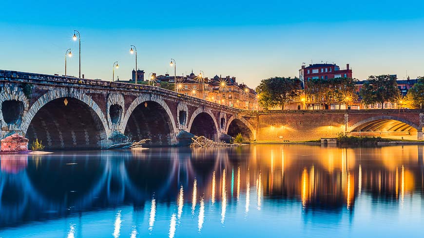 Pont Neuf, the 220 meters long bridge with its 7 arches was inaugurated in 1659 in Toulouse, Haute-Garonne, Midi Pyrenees, southern France.