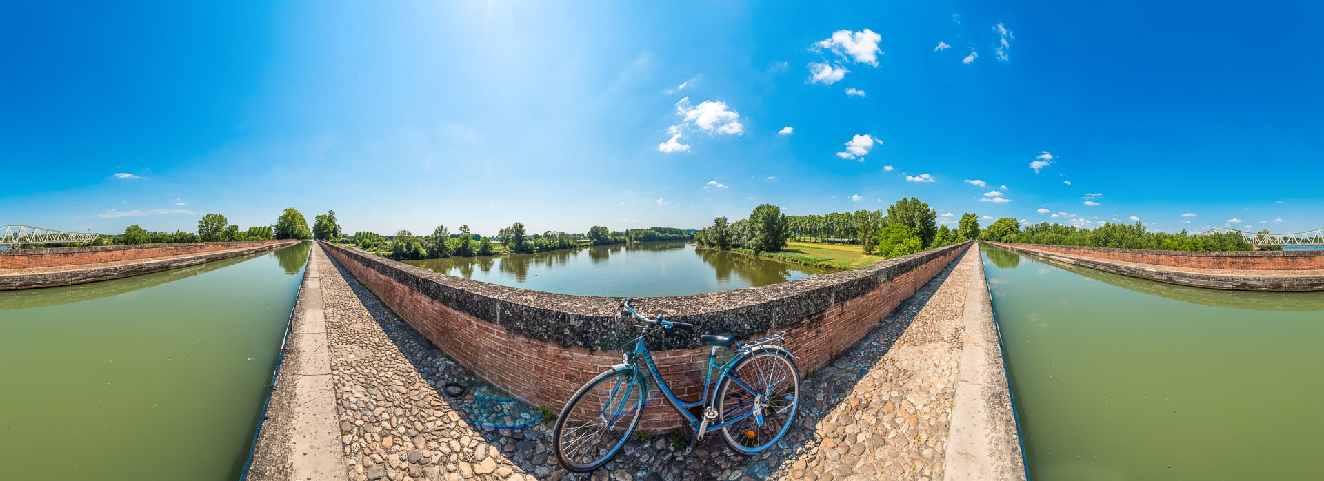 Canal de Garonne in Moissac, France