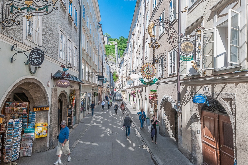 Paseo por la Getreidegasse en Salzburgo